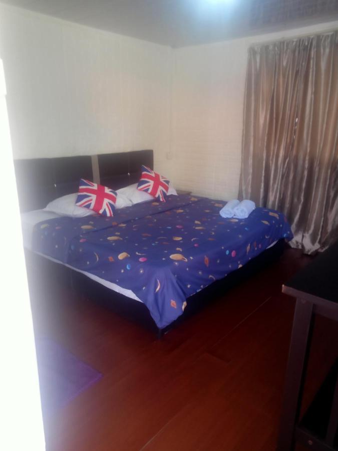 Tumombuvoi Homestay Tiga Papan Exterior photo
